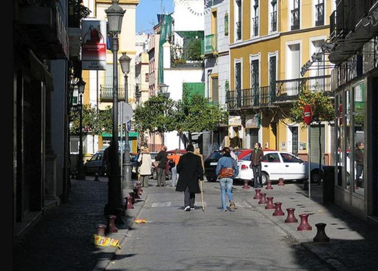 180 Home Apartamento En El Centro Buena Ubicacion Peral 塞维利亚 外观 照片